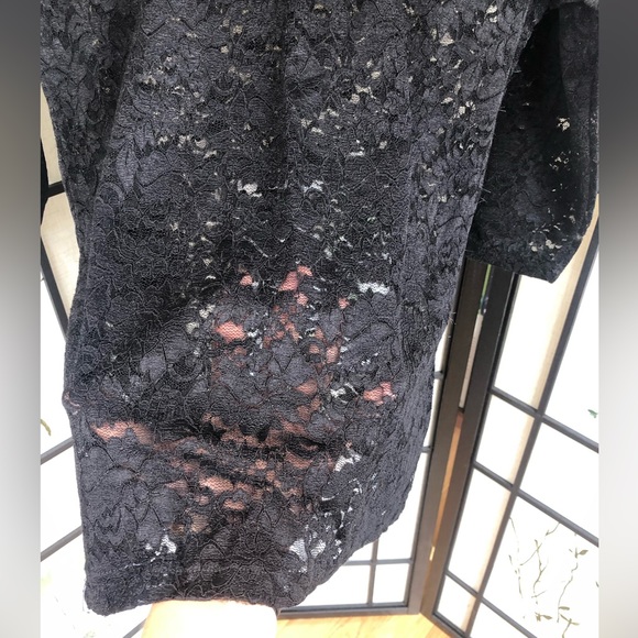 APRT | Elegant Sheer Lace Top Black. Size Medium. - Picture 3 of 4
